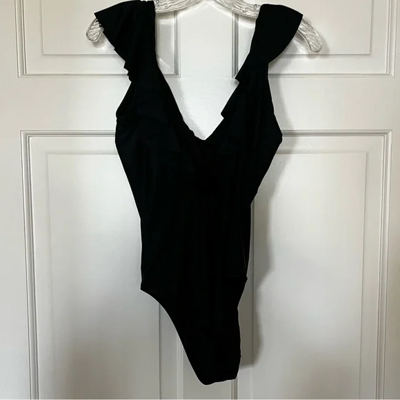 J.Crew Women’s Size 8 One Piece Bathing Suit Black‎ Ruffle Built in Bra Resort - Picture 3 of 11